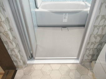 輝きと艶を放つ人造大理石浴槽でリラックス 文京区T様邸 輝きと艶を放つ人造大理石浴槽でリラックス 文京区T様邸